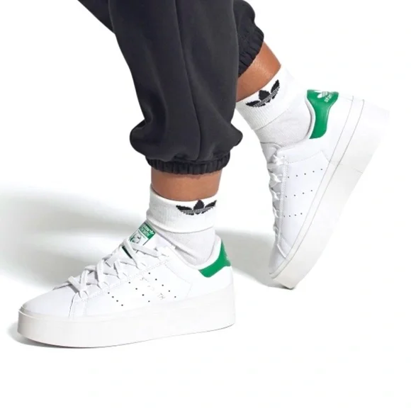 The 20 Best White Sneakers For Women 2023